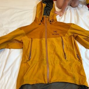 Arcteryx rain jacket